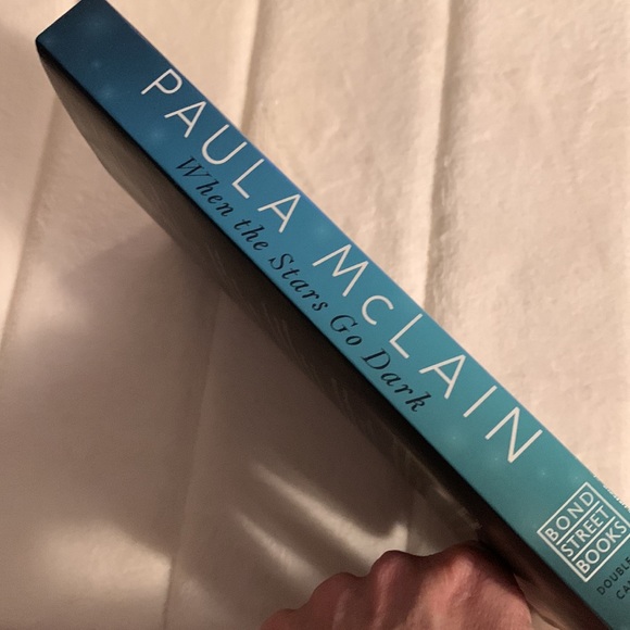 ⭐️2/$12⭐️The Paris Wife - Picture 2 of 8